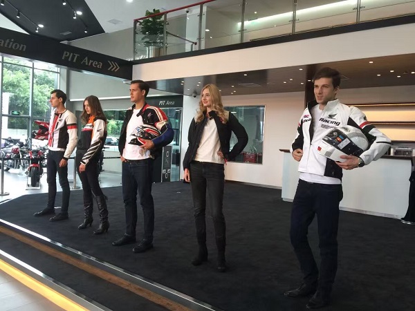 1487844358289481.jpg 512572359745778792.jpg