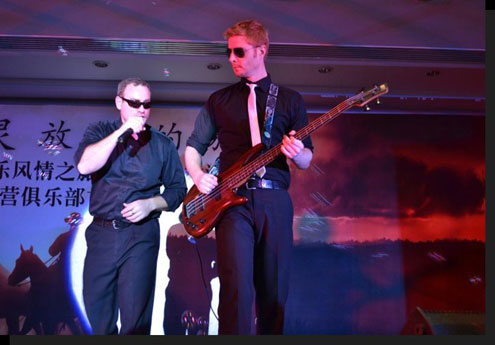 超帥氣加州彈唱2人組合